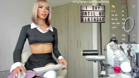 Snapshot of miaspell chatting on November 4, 3:55 pm Mia instagram miasspell online show from November 4, 3:55 pm