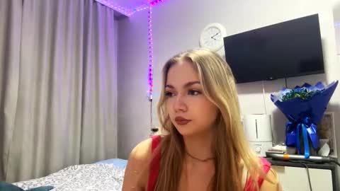 Snapshot of miasuszynski chatting on February 25, 9:35 pm Milana online show from February 25, 9:35 pm