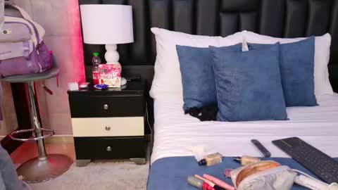 Mia Sweetth online show from October 13, 7:25 pm