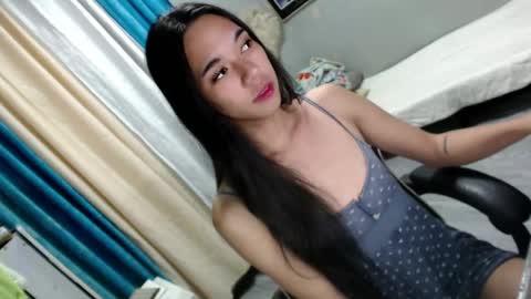 Snapshot of miatrixs chatting on January 1, 7:43 pm Mia online show from January 1, 7:43 pm