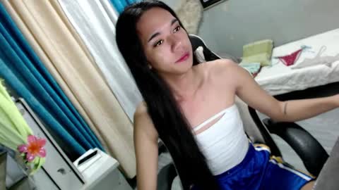 Snapshot of miatrixs chatting on January 5, 8:21 pm Mia online show from January 5, 8:21 pm