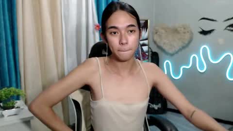 Snapshot of miatrixs chatting on March 3, 9:44 am Mia online show from March 3, 9:44 am