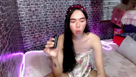 Snapshot of miatrixs chatting on February 3, 6:22 am Mia online show from February 3, 6:22 am