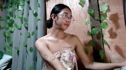 Snapshot of miatrixs chatting on February 10, 6:28 am Mia online show from February 10, 6:28 am