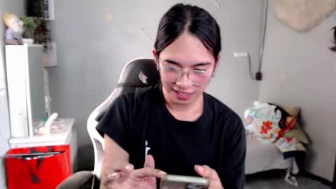 Snapshot of miatrixs chatting on February 28, 7:09 am Mia online show from February 28, 7:09 am