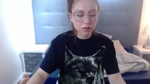 mia vega online show from January 5, 8:45 pm