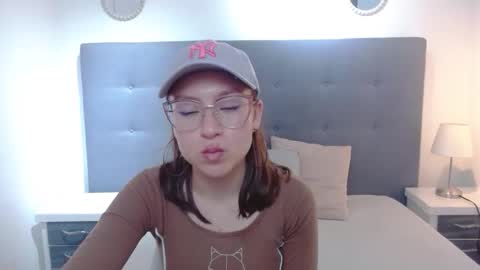 mia vega online show from January 6, 8:01 pm