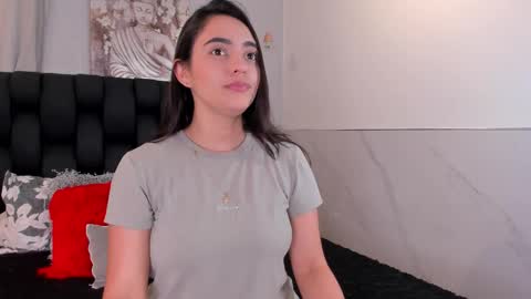 Snapshot of miavelvet1 chatting on February 12, 2:50 am miavelvet1 online show from February 12, 2:50 am