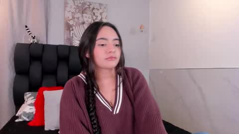 Snapshot of miavelvet1 chatting on February 18, 2:29 am miavelvet1 online show from February 18, 2:29 am