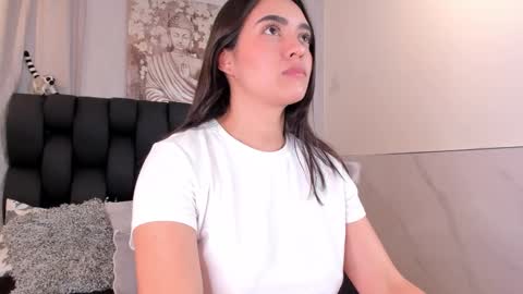 miavelvet1 online show from March 12, 2:50 am