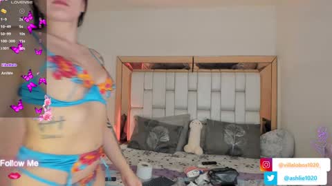 Snapshot of miavillalobos_ chatting on December 28, 11:09 am Mia Villalobos online show from December 28, 11:09 am