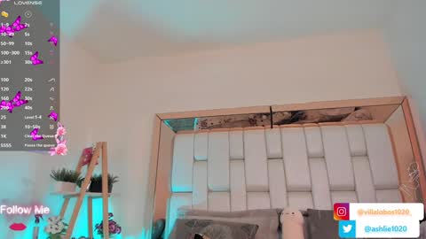 Snapshot of miavillalobos_ chatting on December 28, 8:36 pm Mia Villalobos online show from December 28, 8:36 pm