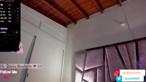 Snapshot of miavillalobos_ chatting on December 30, 8:47 pm Mia Villalobos online show from December 30, 8:47 pm