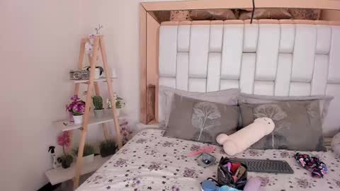 Snapshot of miavillalobos_ chatting on February 11, 6:22 pm Mia Villalobos online show from February 11, 6:22 pm