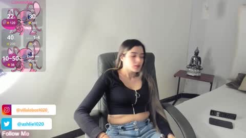 Snapshot of miavillalobos_ chatting on October 11, 11:42 am Mia Villalobos online show from October 11, 11:42 am