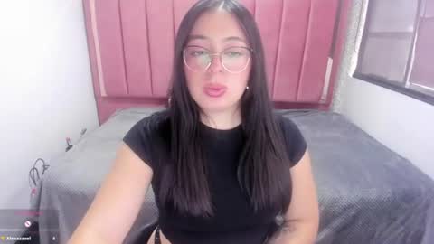 Snapshot of miawils_ chatting on June 12, 7:24 pm M I A W I L S online show from June 12, 7:24 pm