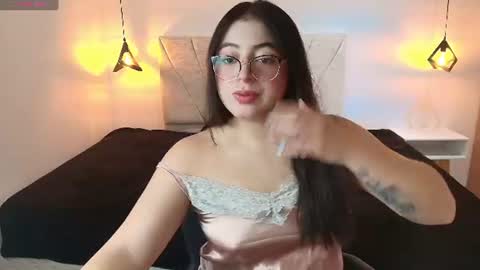 Snapshot of miawils_ chatting on June 24, 11:53 am M I A W I L S online show from June 24, 11:53 am