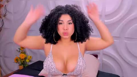 Mia online show from January 6, 6:36 am