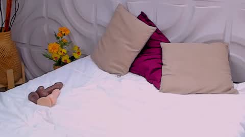 Mia online show from January 12, 7:00 am