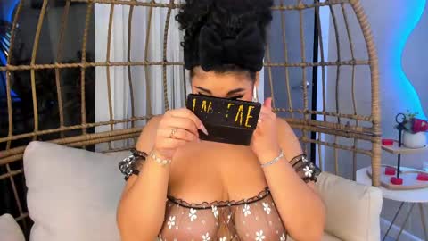 Mia online show from February 19, 10:12 am