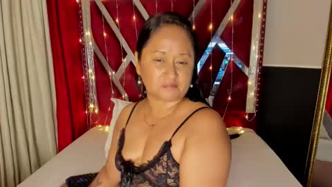 Snapshot of micaelahott_ chatting on February 1, 3:49 am micaelahott_ online show from February 1, 3:49 am