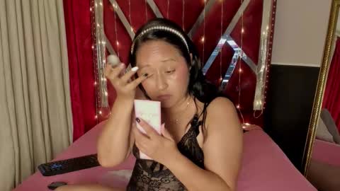 Snapshot of micaelahott_ chatting on February 3, 3:04 am micaelahott_ online show from February 3, 3:04 am