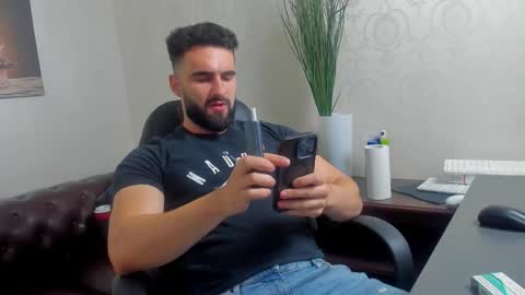 Snapshot of micahlane chatting on October 25, 4:31 am MicahLane online show from October 25, 4:31 am