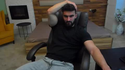 Snapshot of micahlane chatting on November 4, 5:28 am MicahLane online show from November 4, 5:28 am