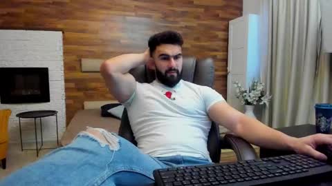 Snapshot of micahlane chatting on November 24, 5:29 am MicahLane online show from November 24, 5:29 am