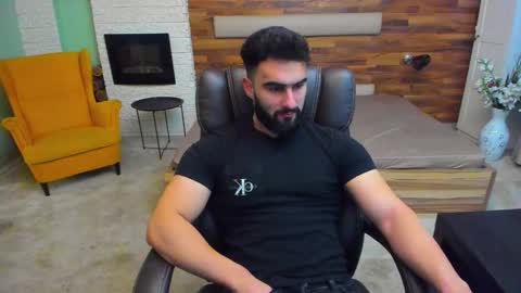 Snapshot of micahlane chatting on November 26, 5:19 am MicahLane online show from November 26, 5:19 am