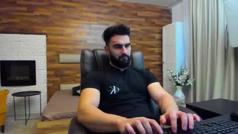 Snapshot of micahlane chatting on November 28, 6:05 am MicahLane online show from November 28, 6:05 am