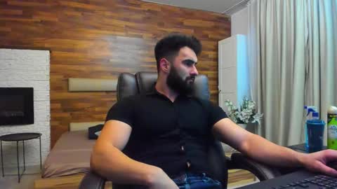 Snapshot of micahlane chatting on December 1, 5:56 am MicahLane online show from December 1, 5:56 am