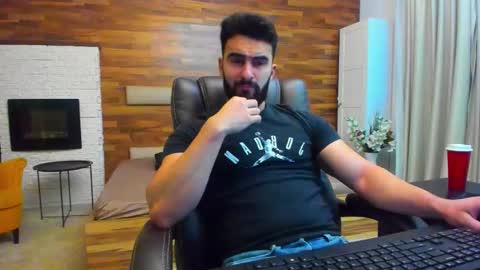 Snapshot of micahlane chatting on December 4, 5:50 am MicahLane online show from December 4, 5:50 am