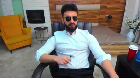 Snapshot of micahlane chatting on December 16, 5:45 am MicahLane online show from December 16, 5:45 am