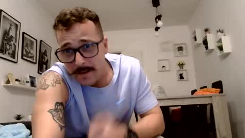 MILO MIAMI online show from May 24, 9:53 pm