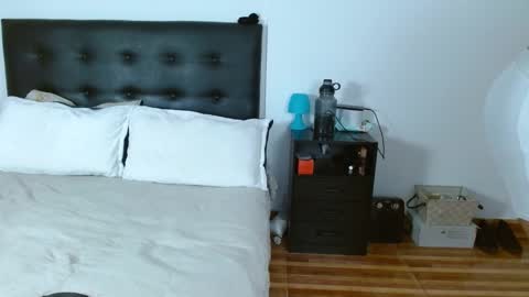 Michael  Iris online show from October 20, 8:15 am