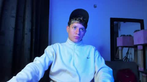 Snapshot of michael_kendall0 chatting on March 28, 11:59 pm michael independent model online show from March 28, 11:59 pm