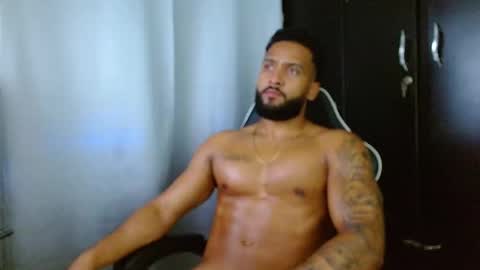 Snapshot of michael_maximo chatting on February 12, 7:36 am maximo online show from February 12, 7:36 am