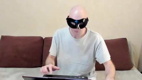 Snapshot of michael_thom2 chatting on February 23, 3:09 pm Dark side online show from February 23, 3:09 pm