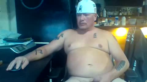 Snapshot of michaelaydt chatting on January 8, 7:16 pm plumbinfool online show from January 8, 7:16 pm