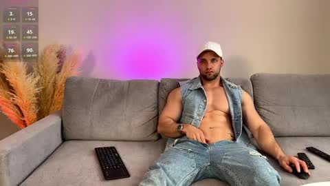 michaelbradley_for_u online show from April 6, 8:59 am