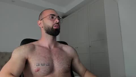 MichaelEvansx online show from June 24, 5:45 pm