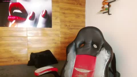 Snapshot of michaelkoiv chatting on June 11, 12:25 pm michaelkoiv online show from June 11, 12:25 pm