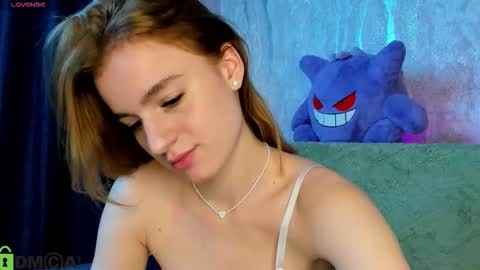 Snapshot of miche1e_ross chatting on December 19, 1:45 am Stacey online show from December 19, 1:45 am