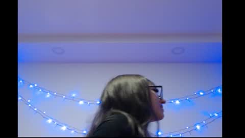 Snapshot of michell_bunny1 chatting on February 18, 3:13 am Michell online show from February 18, 3:13 am