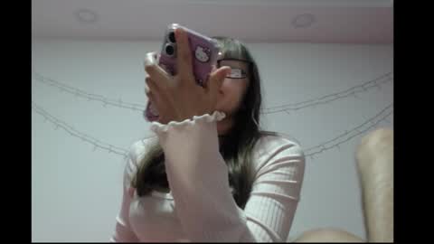 Snapshot of michell_bunny1 chatting on February 19, 3:02 am Michell online show from February 19, 3:02 am