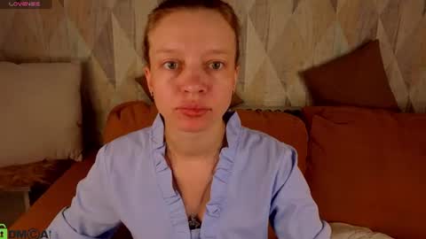 Snapshot of michelle_blond chatting on June 9, 1:06 am michelle_blond online show from June 9, 1:06 am