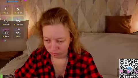 Snapshot of michelle_blond chatting on June 16, 1:08 am michelle_blond online show from June 16, 1:08 am