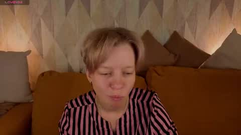 Snapshot of michelle_blond chatting on July 8, 1:10 am michelle_blond online show from July 8, 1:10 am