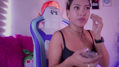 Snapshot of michelle_chang chatting on December 4, 7:11 pm michelle chang online show from December 4, 7:11 pm